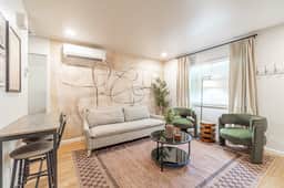 732 Vine