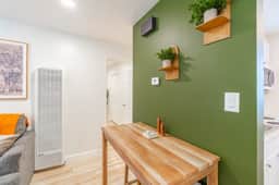 734 Vine