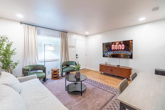 732 Vine