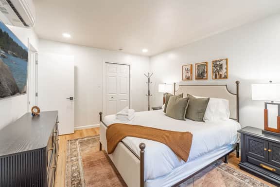 732 Vine