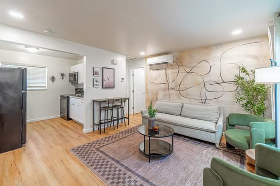 732 Vine